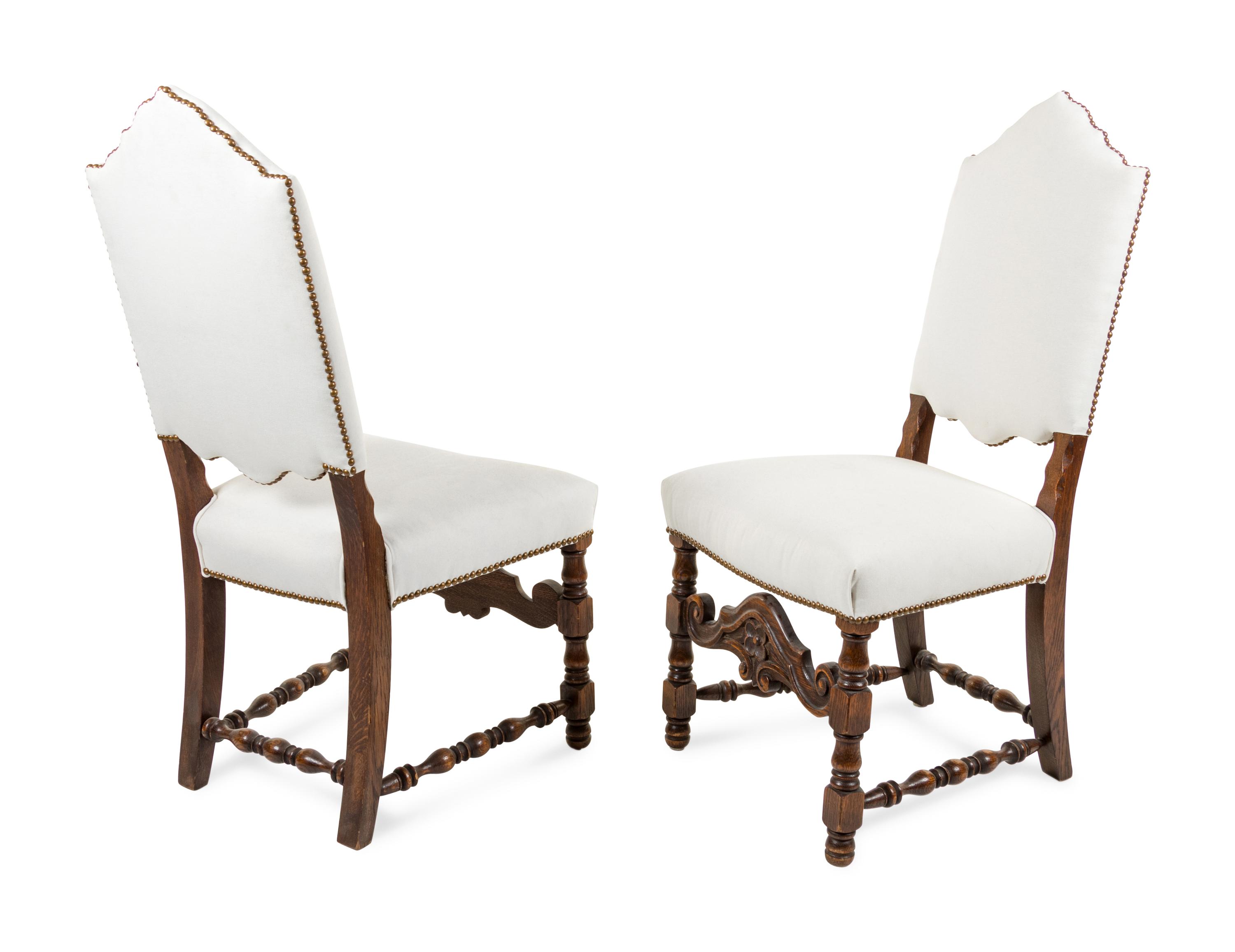 A Pair of William & Mary Style Oak Side Chairs — 20th CENTURY