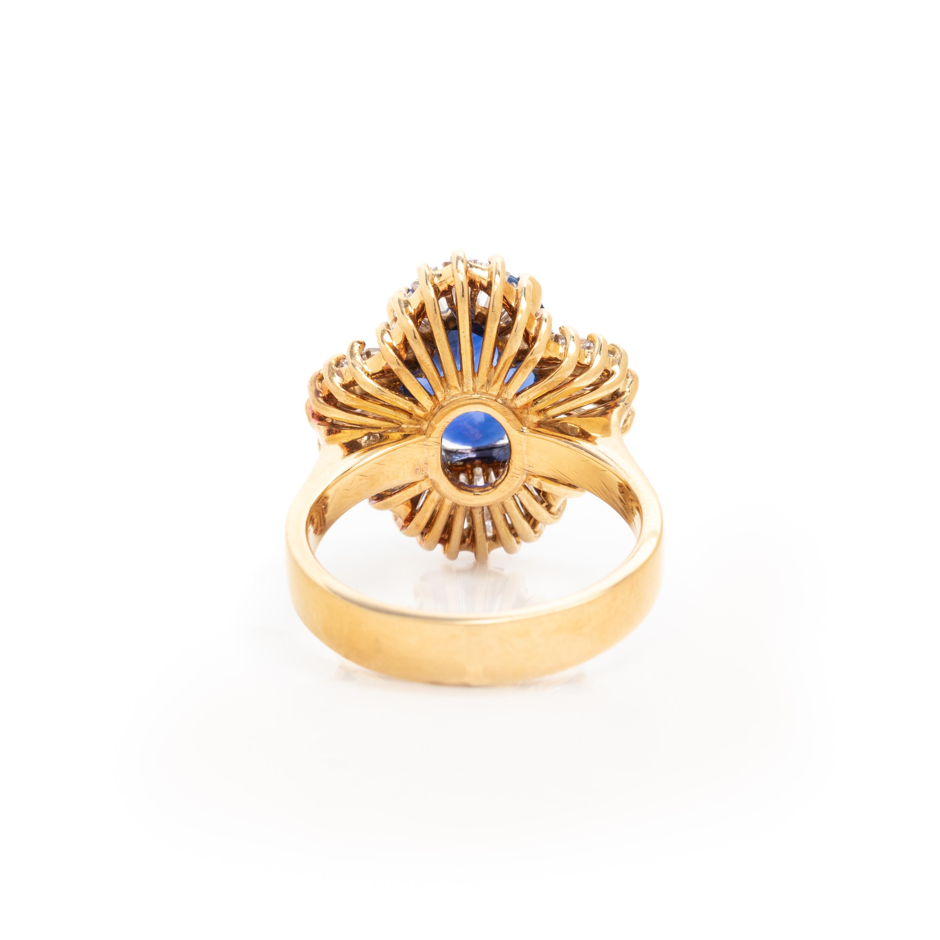 YELLOW GOLD, SAPPHIRE AND DIAMOND RING