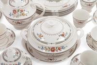 A Royal Doulton Kingswood Porcelain Dinner Service