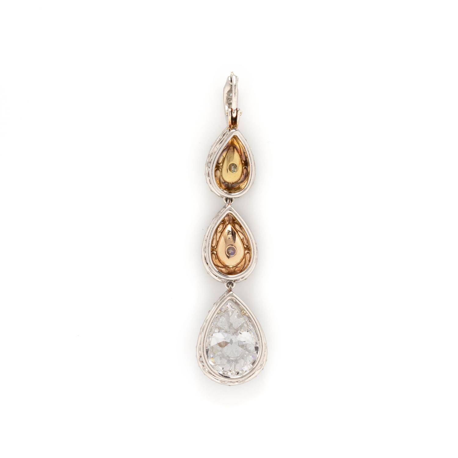 DIAMOND AND FANCY COLORED DIAMOND PENDANT