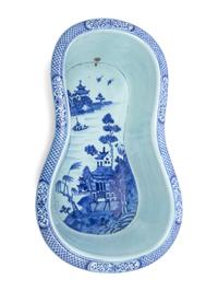 A Chinese Export Blue and White Porcelain Chamber Basin and Stand