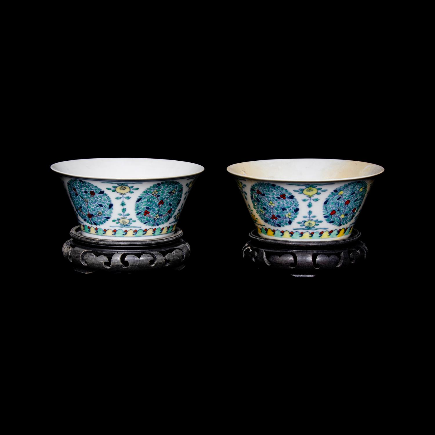 A Pair of Chinese Doucai 'Medallion' Porcelain Bowls, Daoguang Mark and Period 清道光 斗彩團花紋馬蹄盌一對