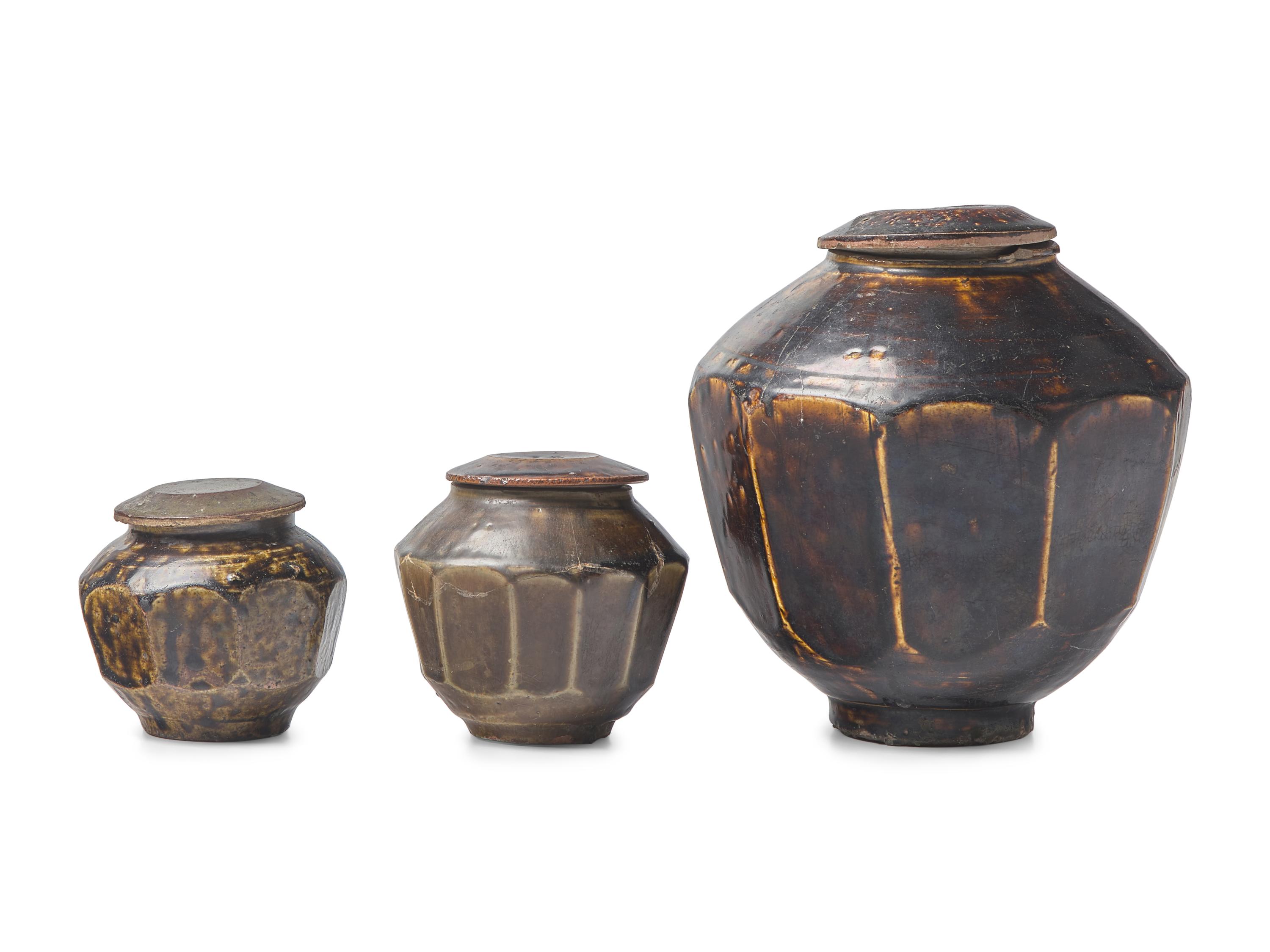Three Korean Provincial Glazed Covered Jars 高麗醬釉罐三件