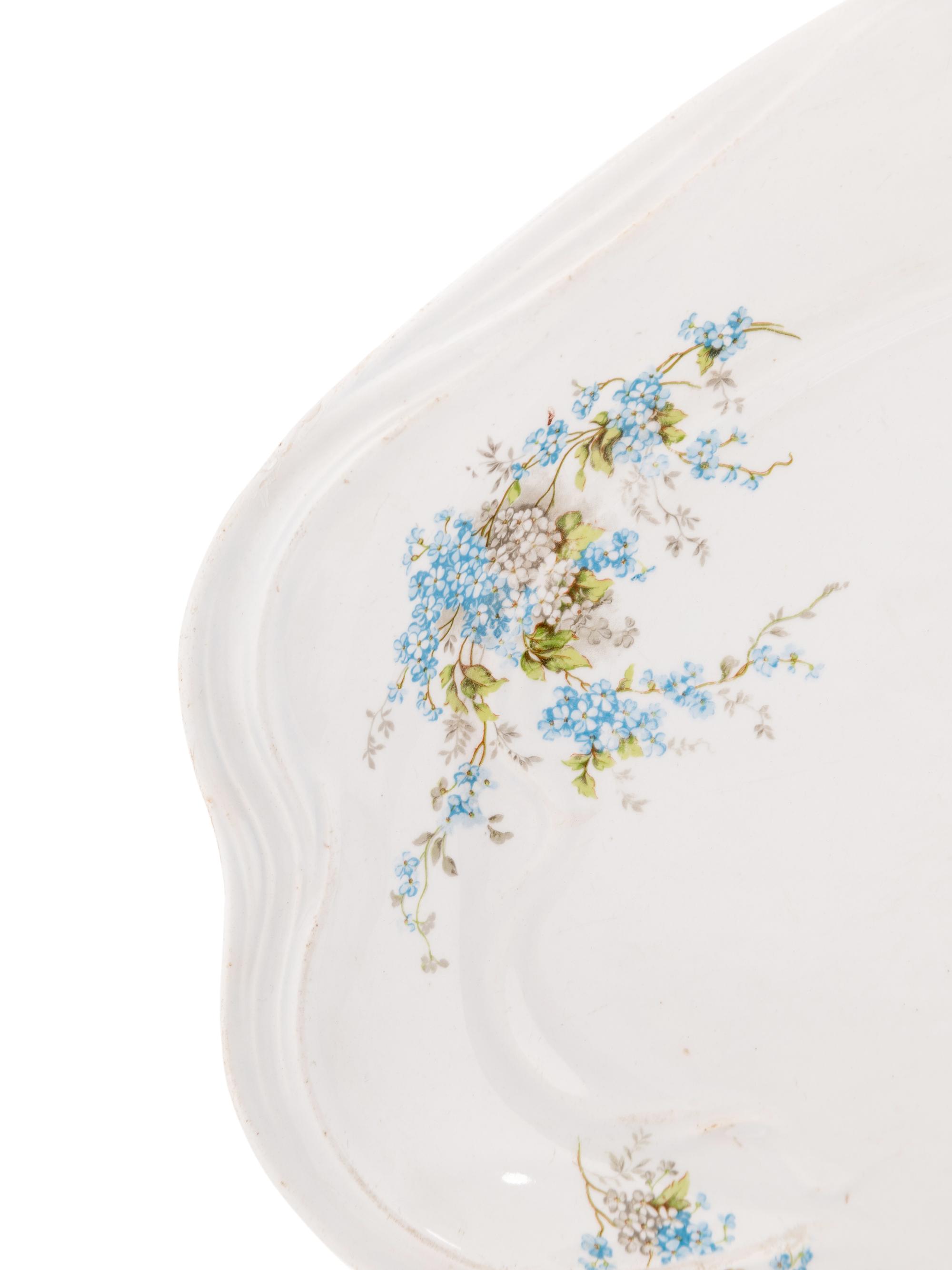 An M.S. Kuznetsov Porcelain Serving Dish