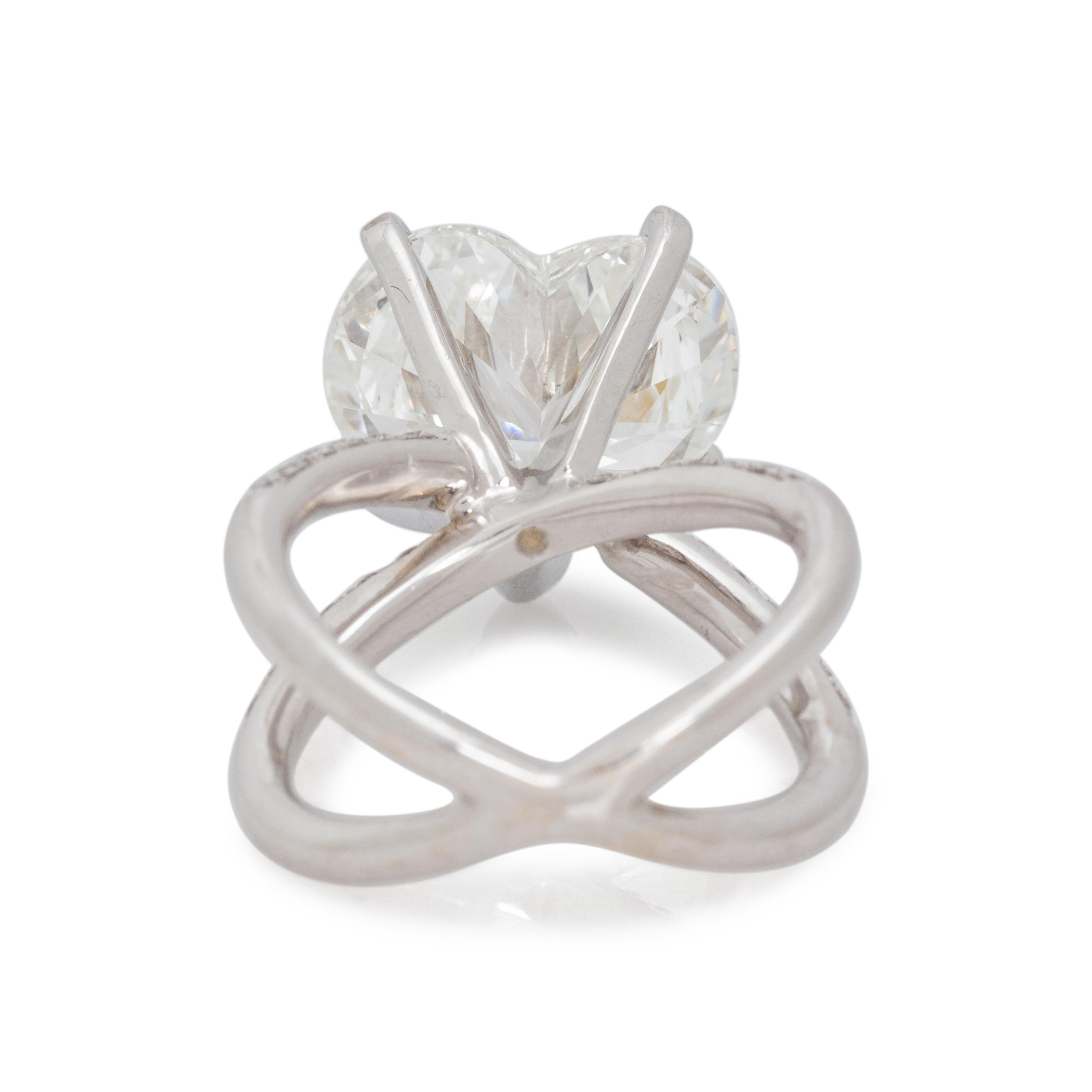 A LOVELY DIAMOND RING