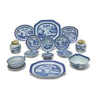 An Assorted Group of Sixteen Chinese Export Porcelain Canton Tablewares