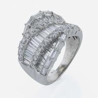 An 18K white gold and diamond ring