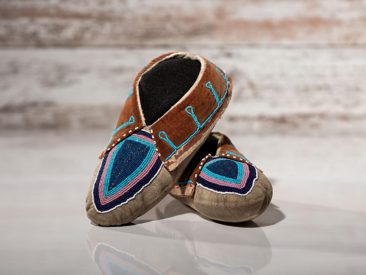 Delaware Beaded Hide Moccasins