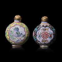 Two Chinese Enamel on Copper Snuff Bottles, 20th Century 近代 銅胎畫琺琅鼻烟壺兩支