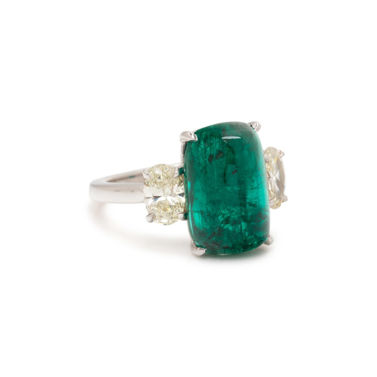 EMERALD AND DIAMOND RING