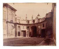 A group of four photographs ( Hôtel de Mainville, place des Vosges 12 , 1911-1912; Hôtel de Canhillac, place des Vosges 14 , 1911-1912; Hôtel de Nevers, 18 rue Seguier , 1908; Hôtel Beauffremont, rue de Grenelle 87 , 1901)
