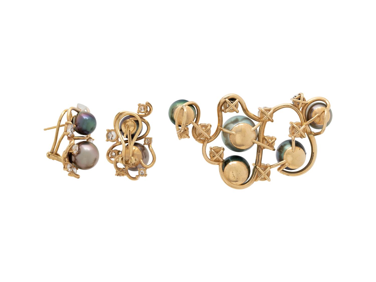 MULTICOLORED CULTURED PEARL AND DIAMOND SET