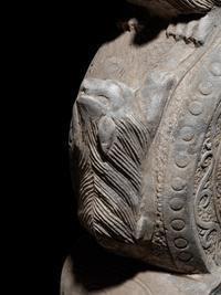 A Pair of Bearing Stones, Menzhenshi