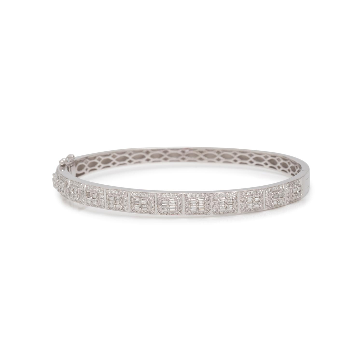 WHITE GOLD AND DIAMOND BANGLE BRACELET