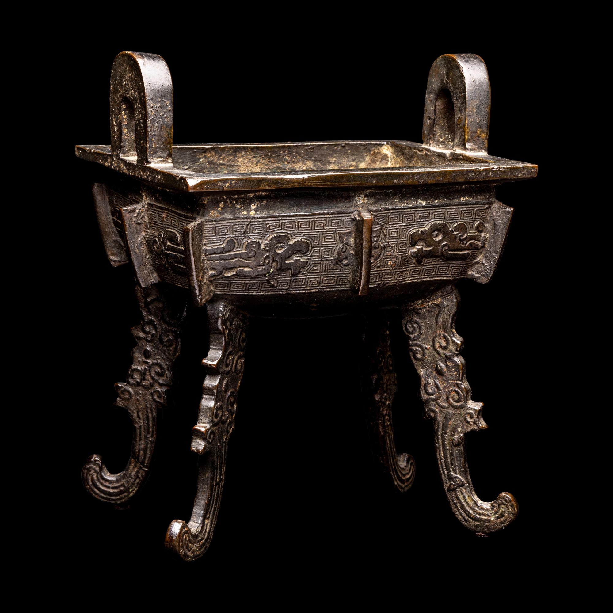 A Chinese Archaistic Style Bronze Vessel, Fang Ding, Ming Dynasty 明 青銅仿古方鼎