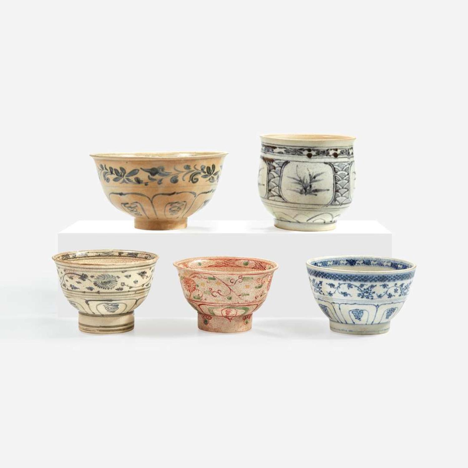 Group of five Vietnamese bowls and vessels Le dynasty 15th/16th century