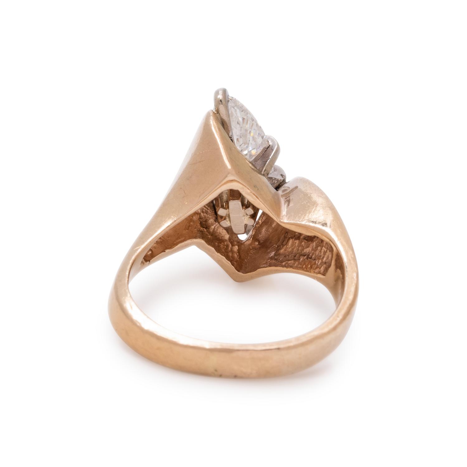 YELLOW GOLD AND DIAMOND RING