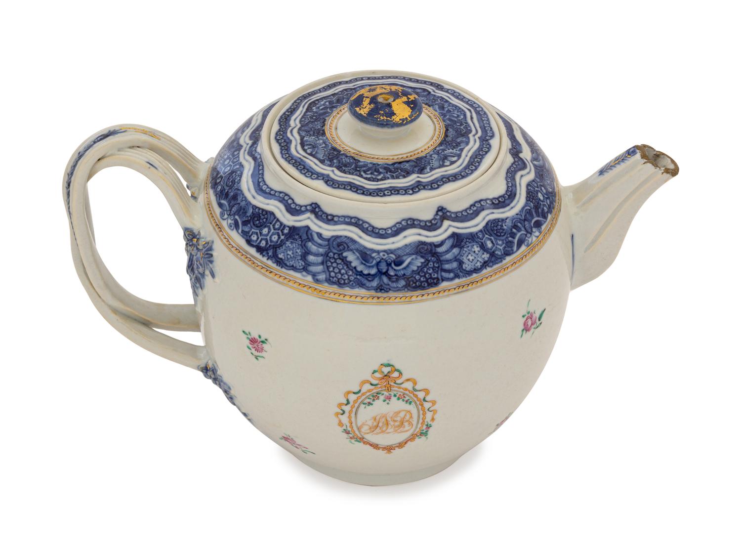A Chinese Export Porcelain Teapot