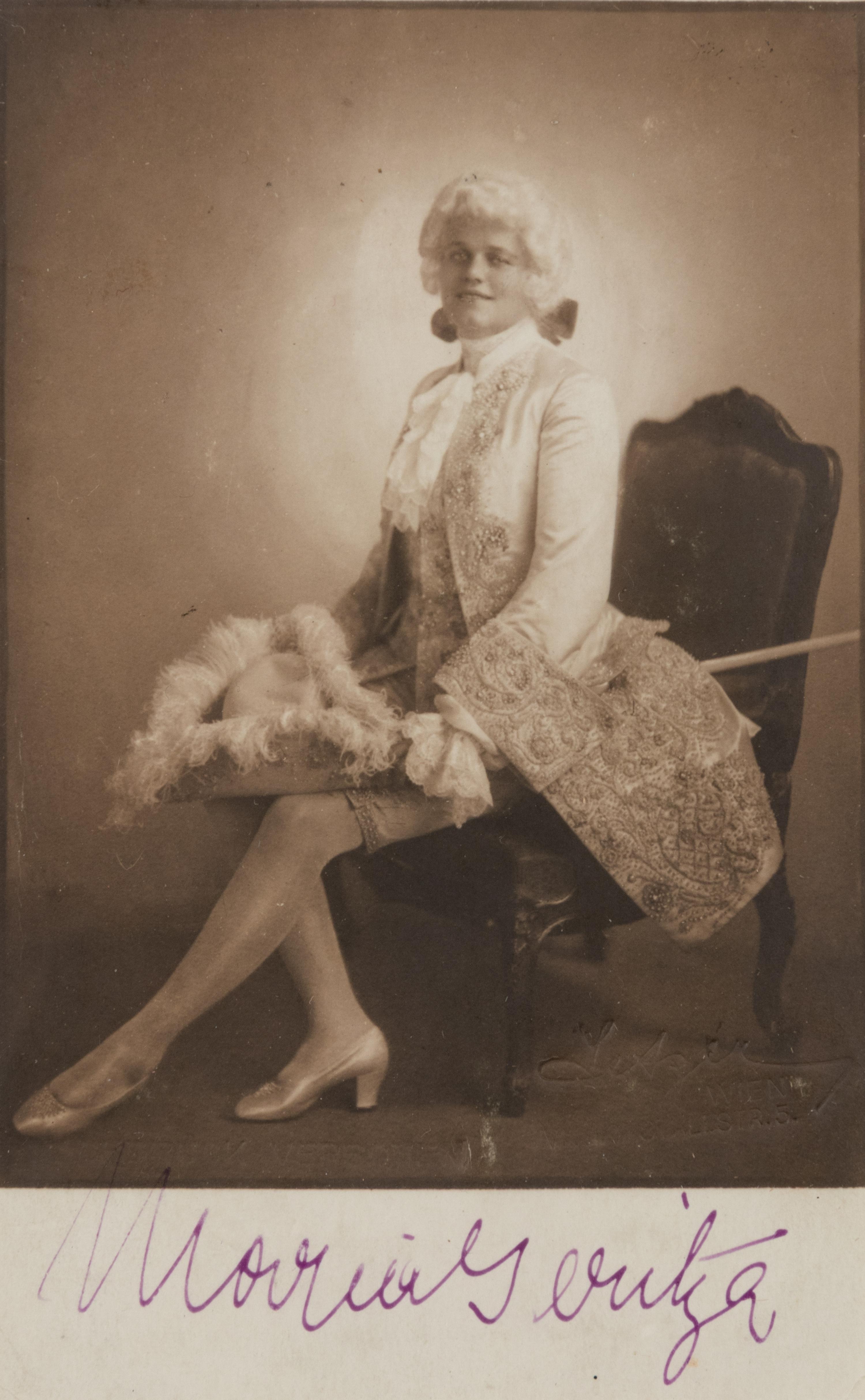 A Group of 5 Signed Photographs or Photographic Postcards of Opera Singers from the 1920s