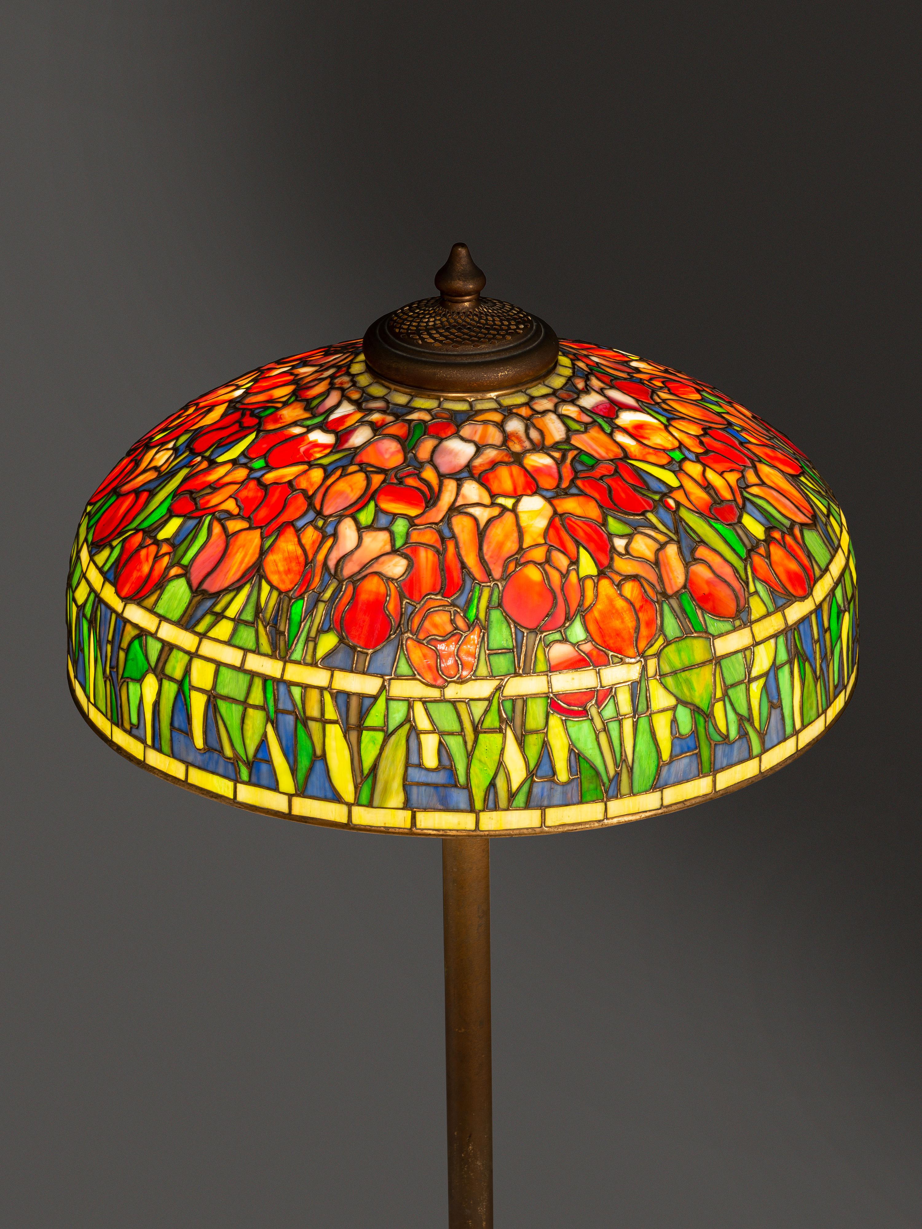 Tulip Floor Lamp with Piano Base