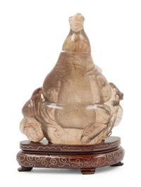 A Chinese Hair Crystal Gourd-Form Covered Vase