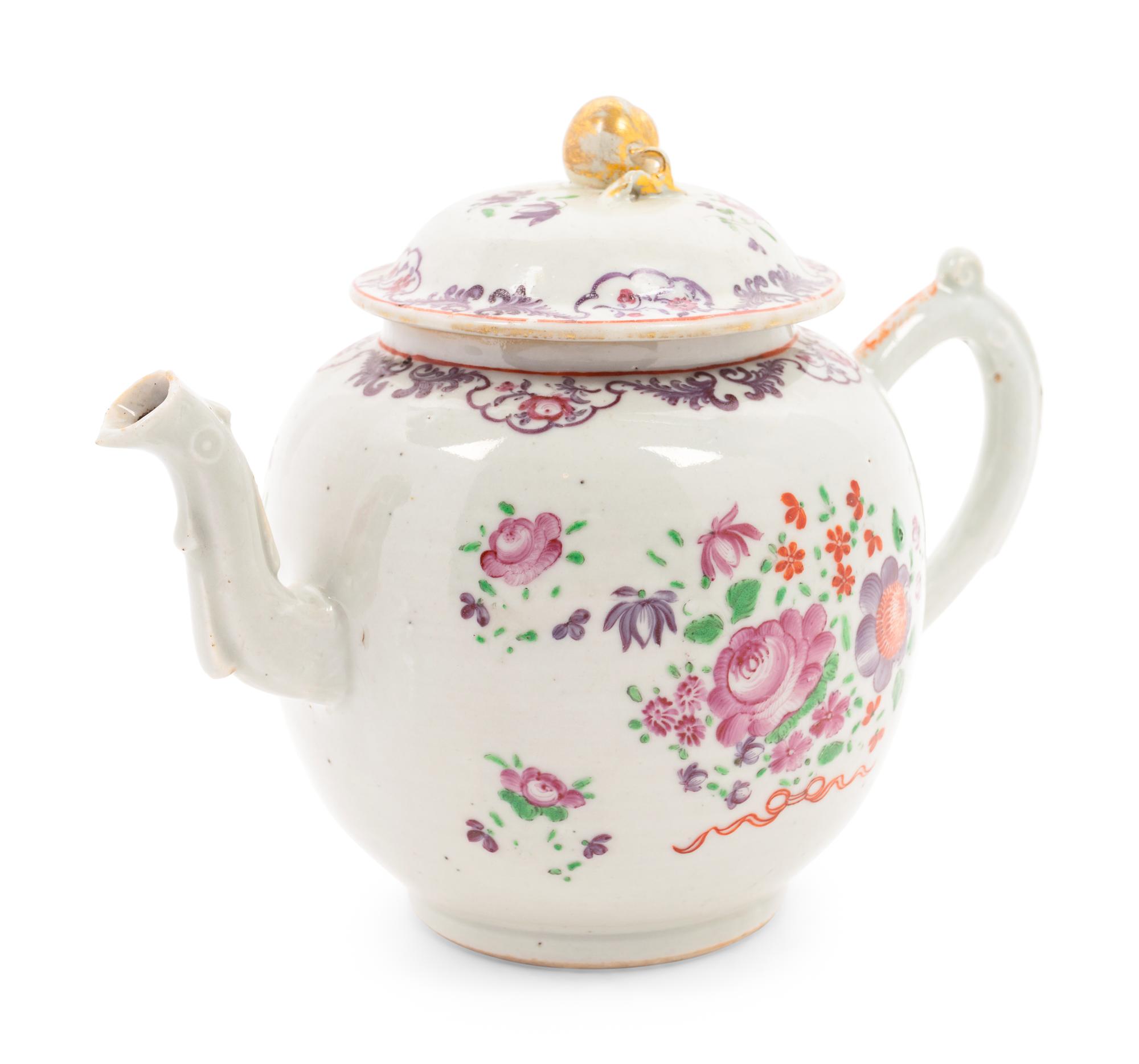 A Chinese Export Porcelain Teapot