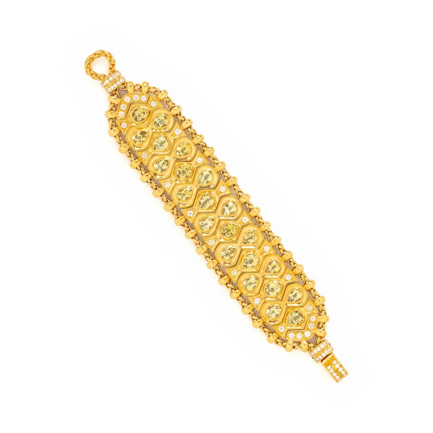 VERDURA, YELLOW GOLD, DIAMOND AND PERIDOT BRACELET