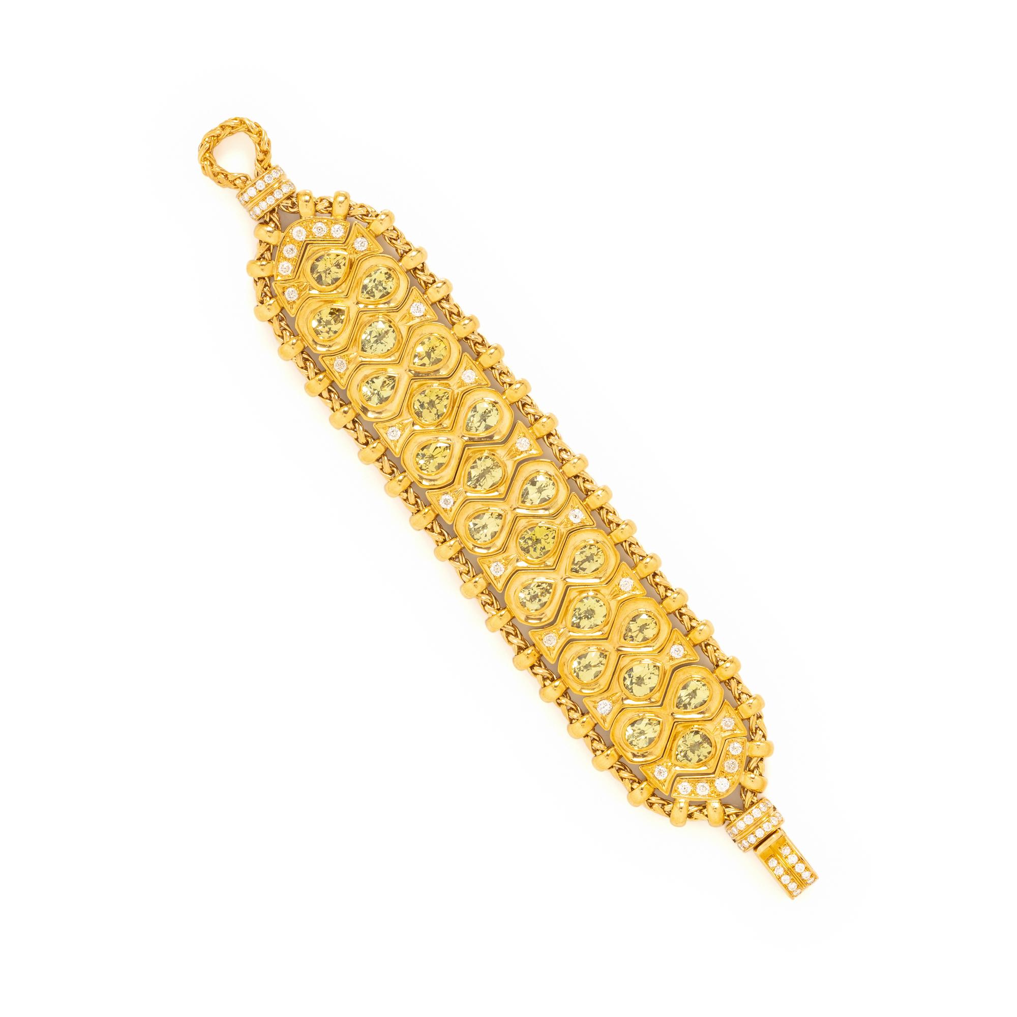 VERDURA, YELLOW GOLD, DIAMOND AND PERIDOT BRACELET