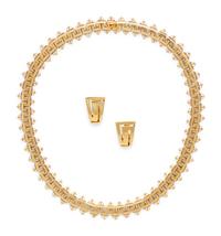 COLLECTION OF YELLOW GOLD JEWELRY
