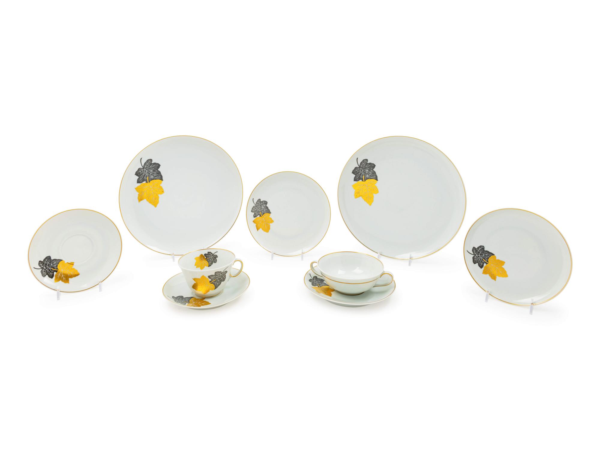 A Limoges Porcelain Dinner Service