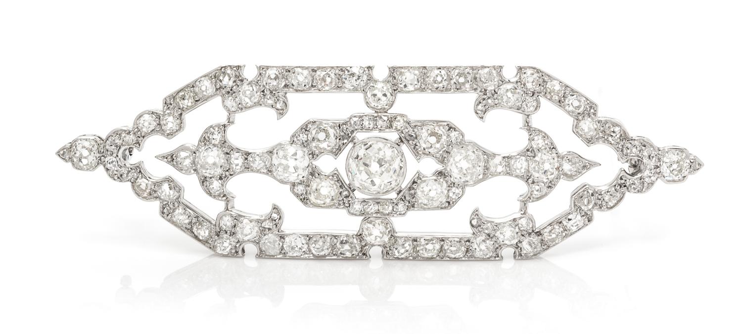 An Edwardian Platinum and Diamond Brooch, 8.60 dwts.