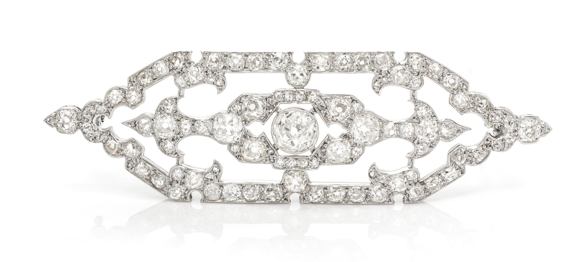 An Edwardian Platinum and Diamond Brooch, 8.60 dwts.