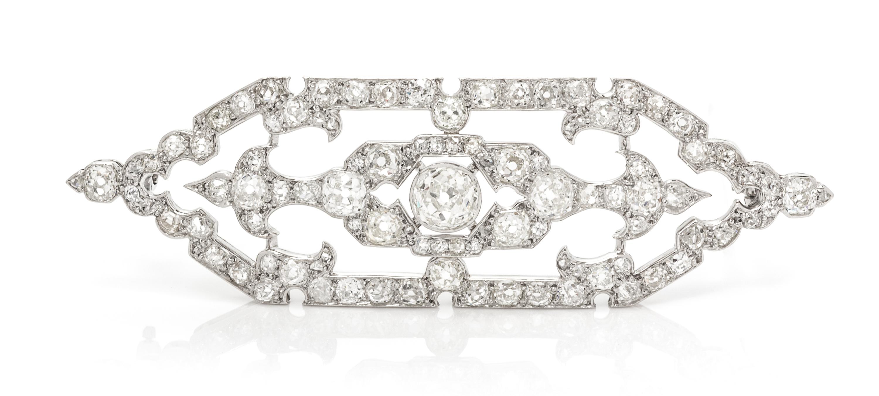 An Edwardian Platinum and Diamond Brooch, 8.60 dwts.