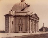 A group of four photographs ( Tuileries - Coureuse par Coustou, 1907; Grand Trianon / Le Buffet , 1902; Meudon - ancien château , 1902; Parc de Sceaux , 1925)
