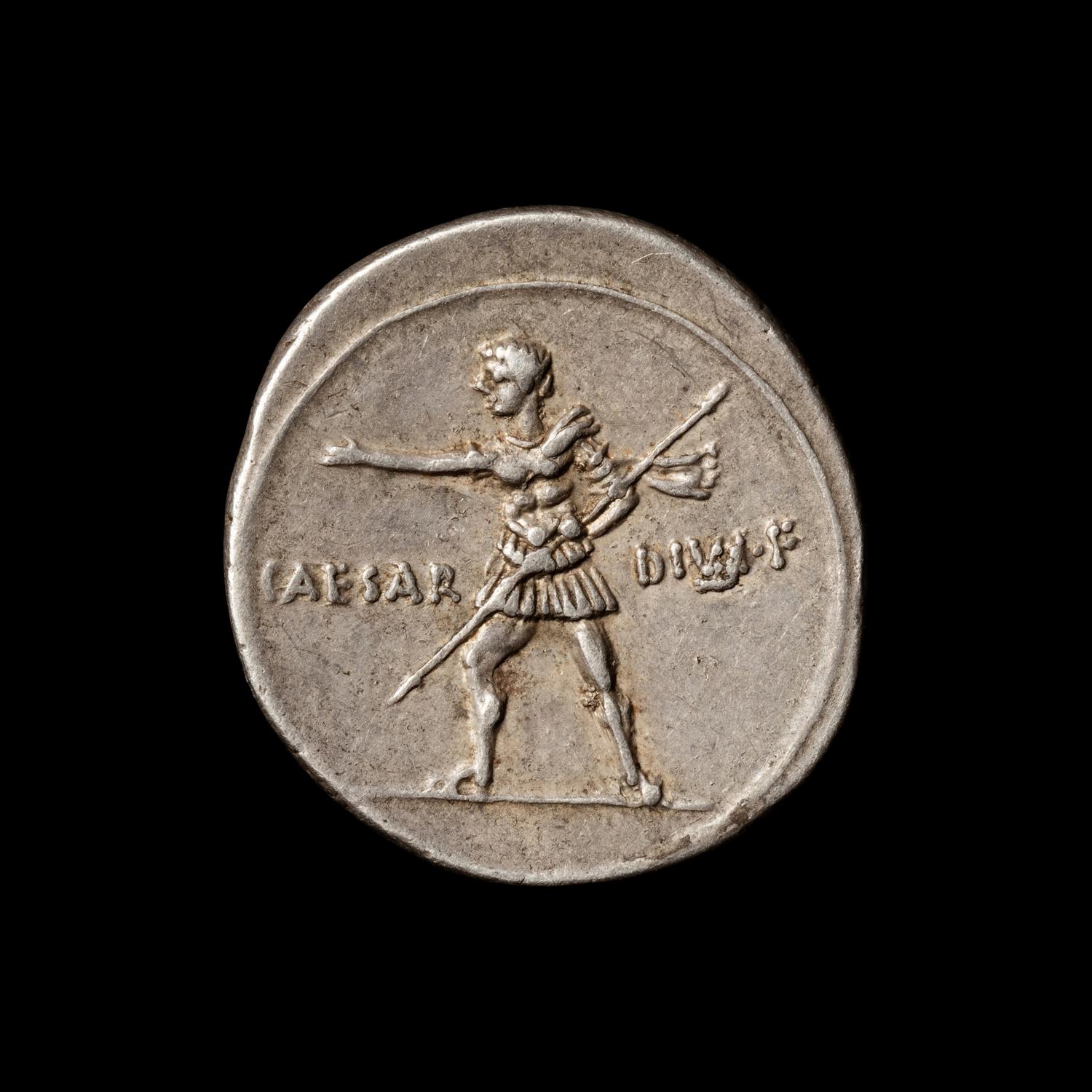 [ANCIENTS] ROMAN REPUBLIC. Octavian as Imperator (c. 32-29 BC). AR Denarius. (3.7 g, 20mm).