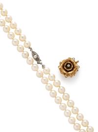 CULTURED PEARL NECKLACE AND YELLOW GOLD AND DIAMOND CLASP