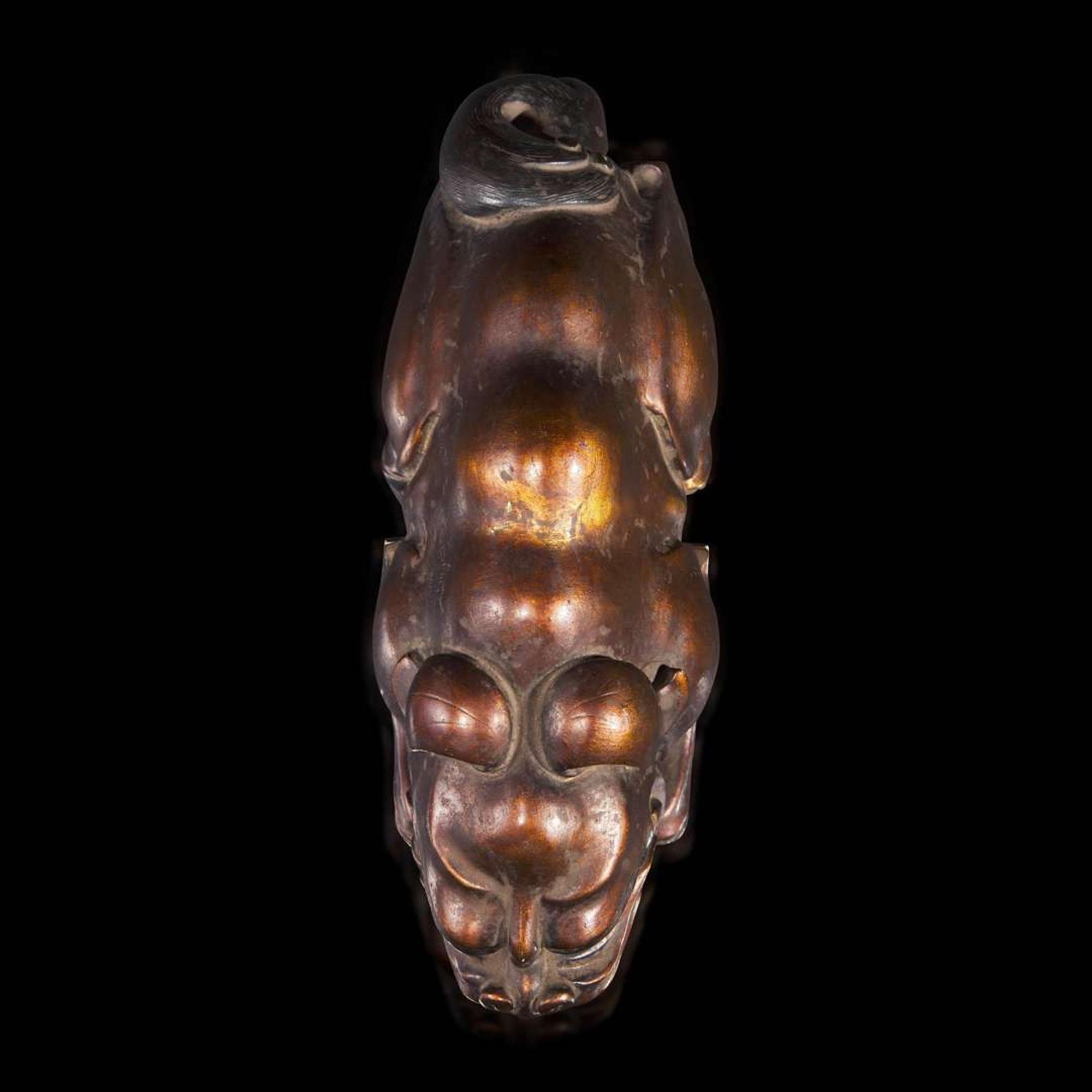 An unusual Chinese gilt-lacquered jade mythical beast 珍罕漆金玉雕瑞兽