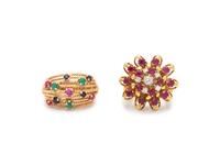 COLLECTION OF YELLOW GOLD AND GEMSTONE RINGS
