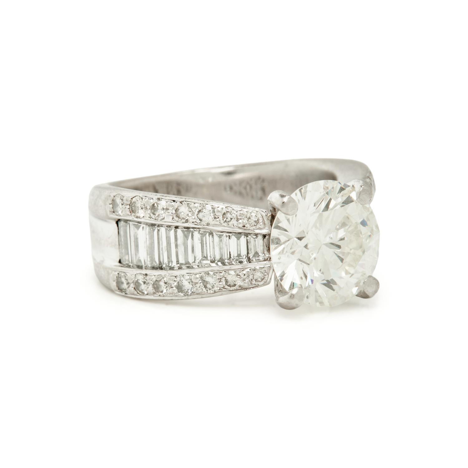 DIAMOND AND PLATINUM RING