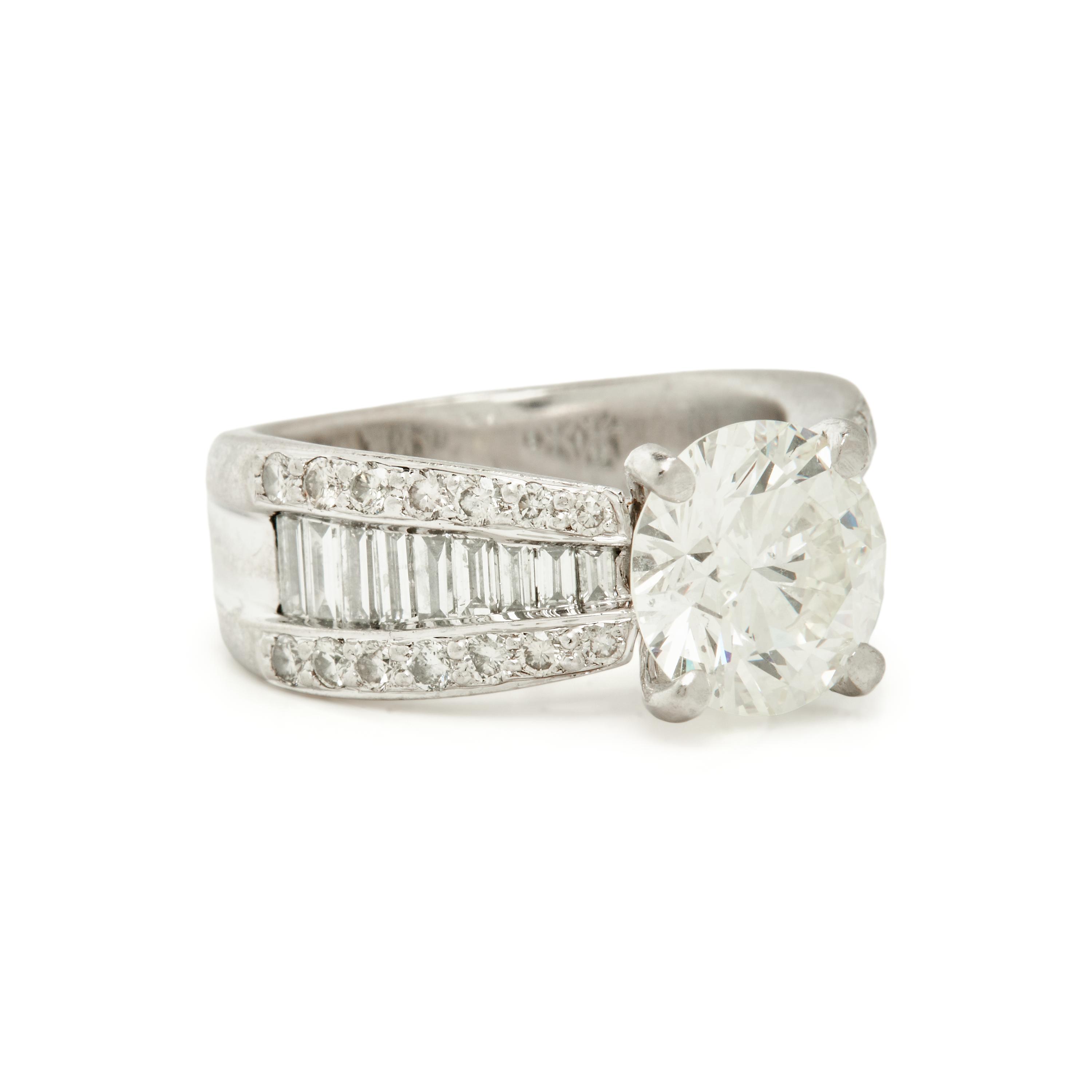 DIAMOND AND PLATINUM RING