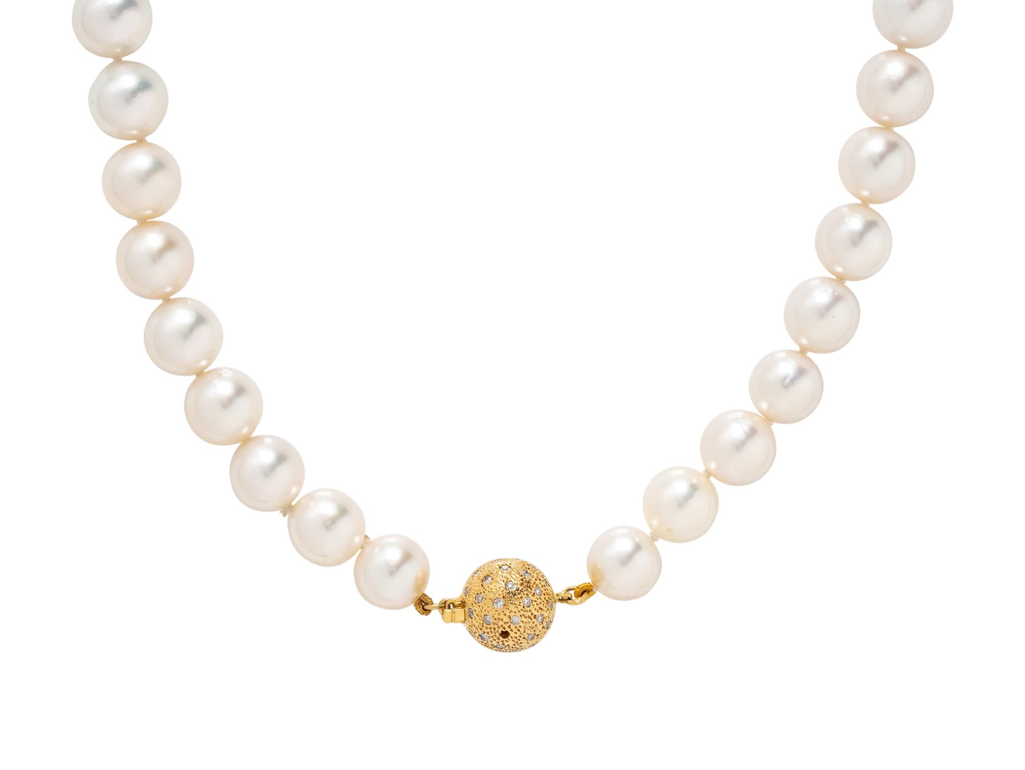 CULTURED PEARL NECKLACE