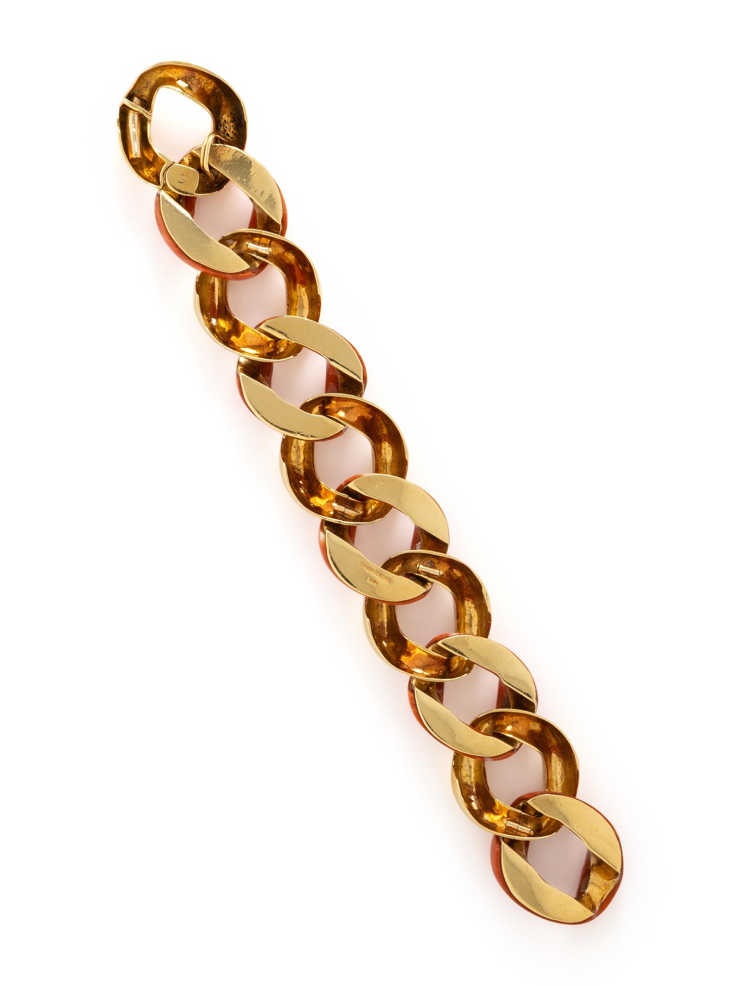 SEAMAN SCHEPPS, VINTAGE, 'CLASSIC LINK' YELLOW GOLD AND CORAL BRACELET