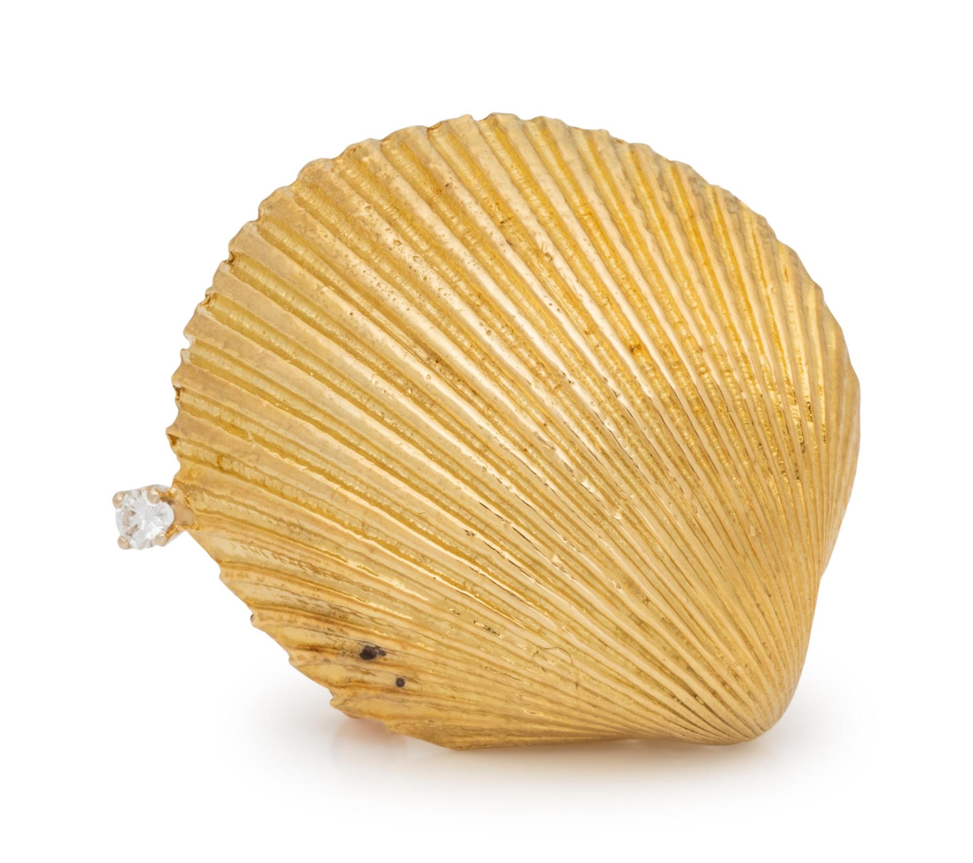 An 18 Karat Yellow Gold and Diamond Shell Brooch,
