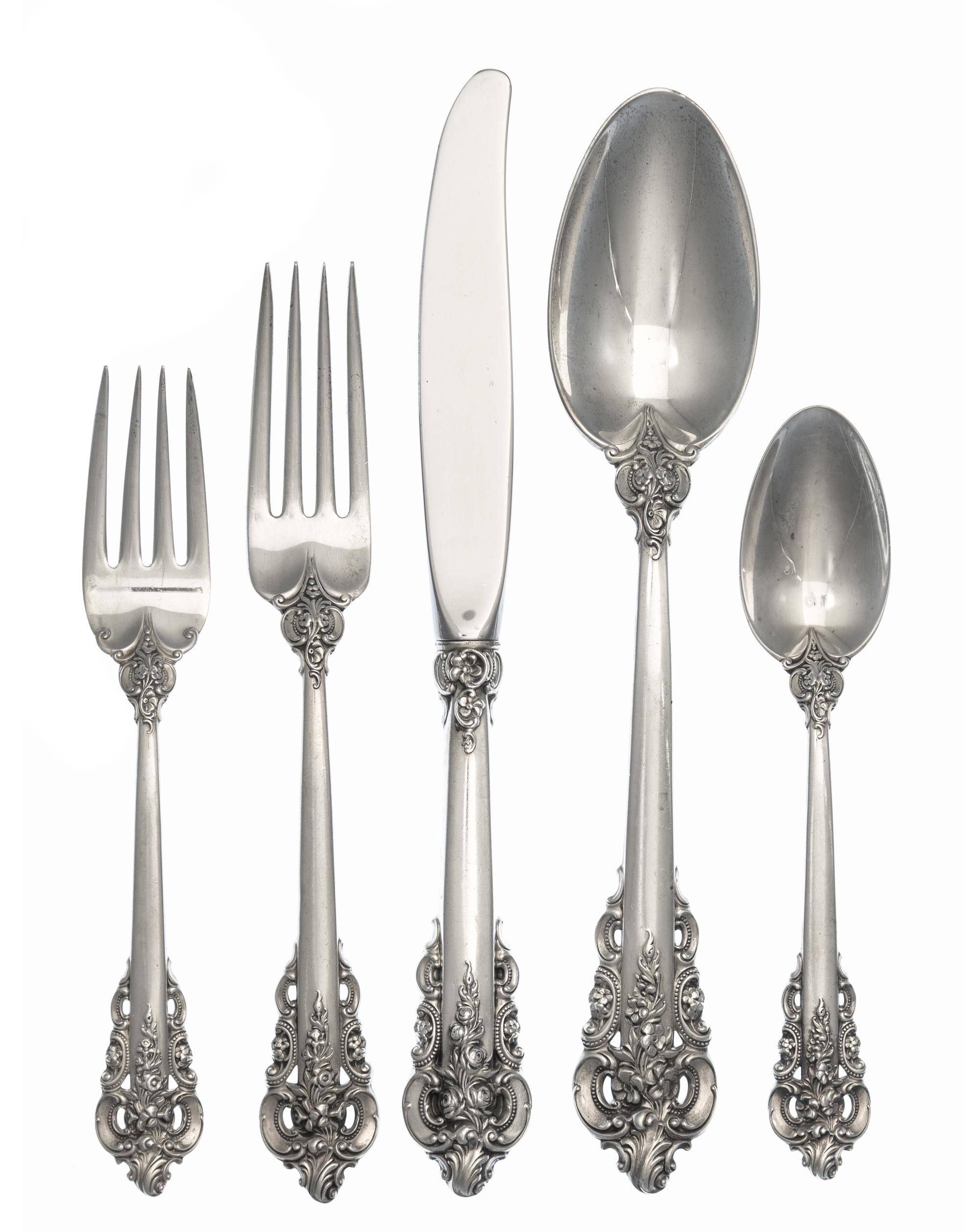 An American Silver Flatware Service, R. Wallace & Sons Mfg. Co., Wallingford, CT, 20th Century, Grand Baroque pattern, comprising: 13 d