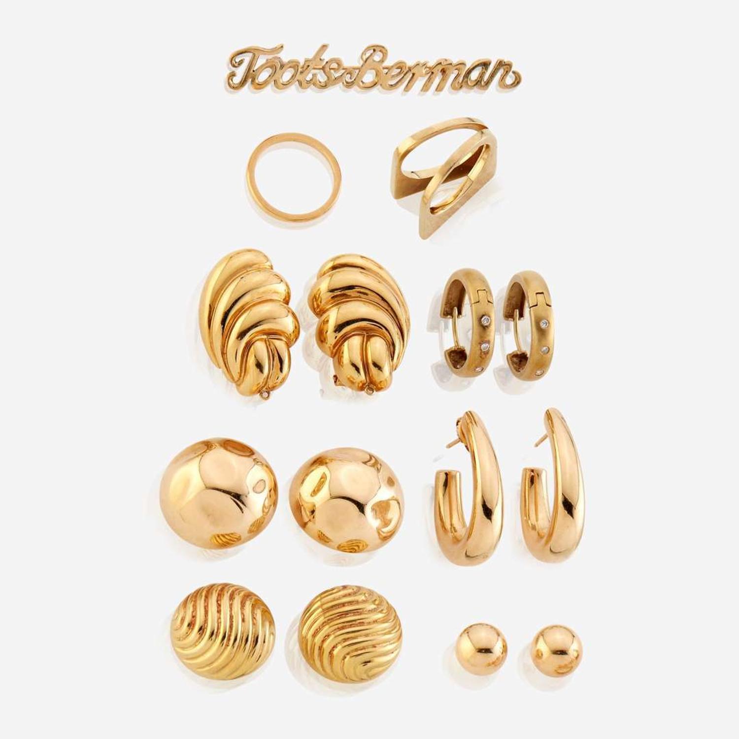 A collection of nine gold items