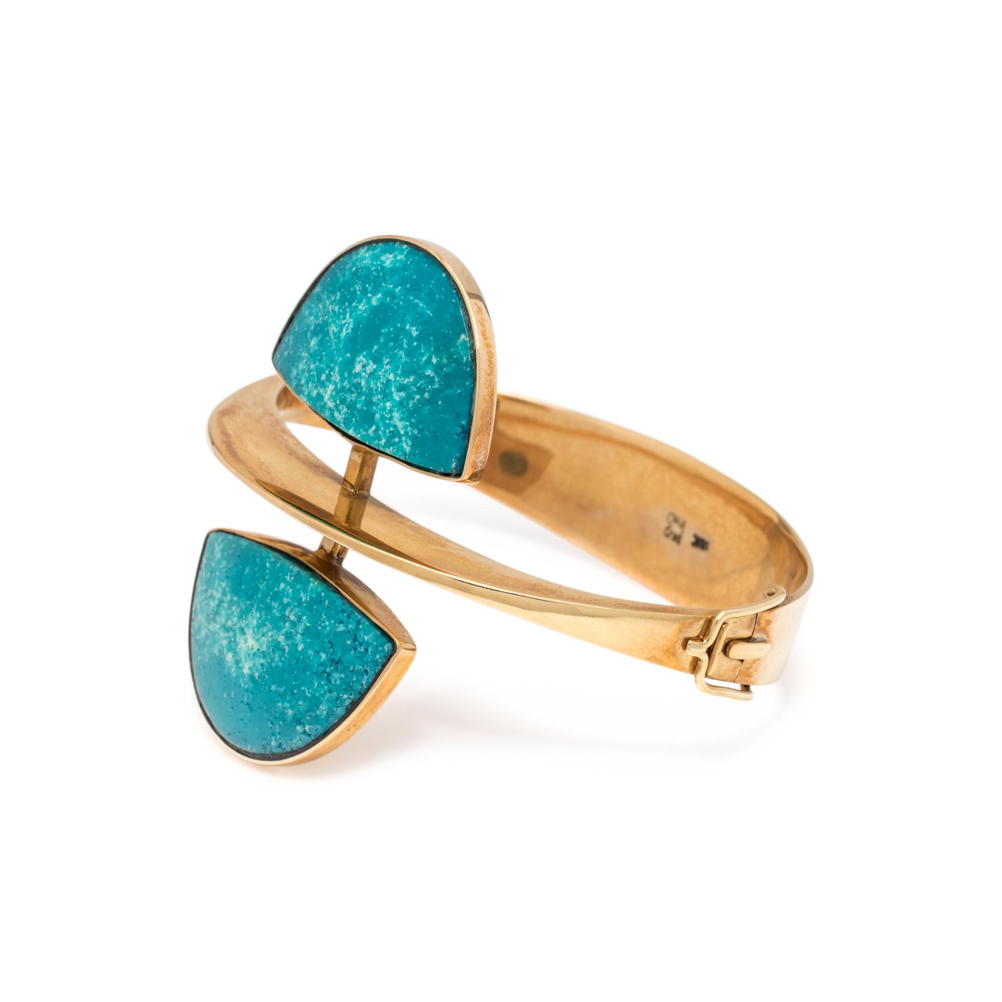 MODERNIST, YELLOW GOLD AND BLUE HARDSTONE BANGLE BRACELET