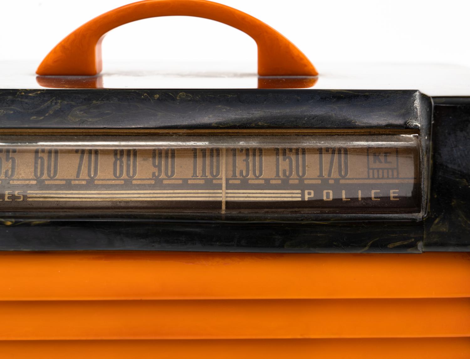 A General Electric L570 Radio
