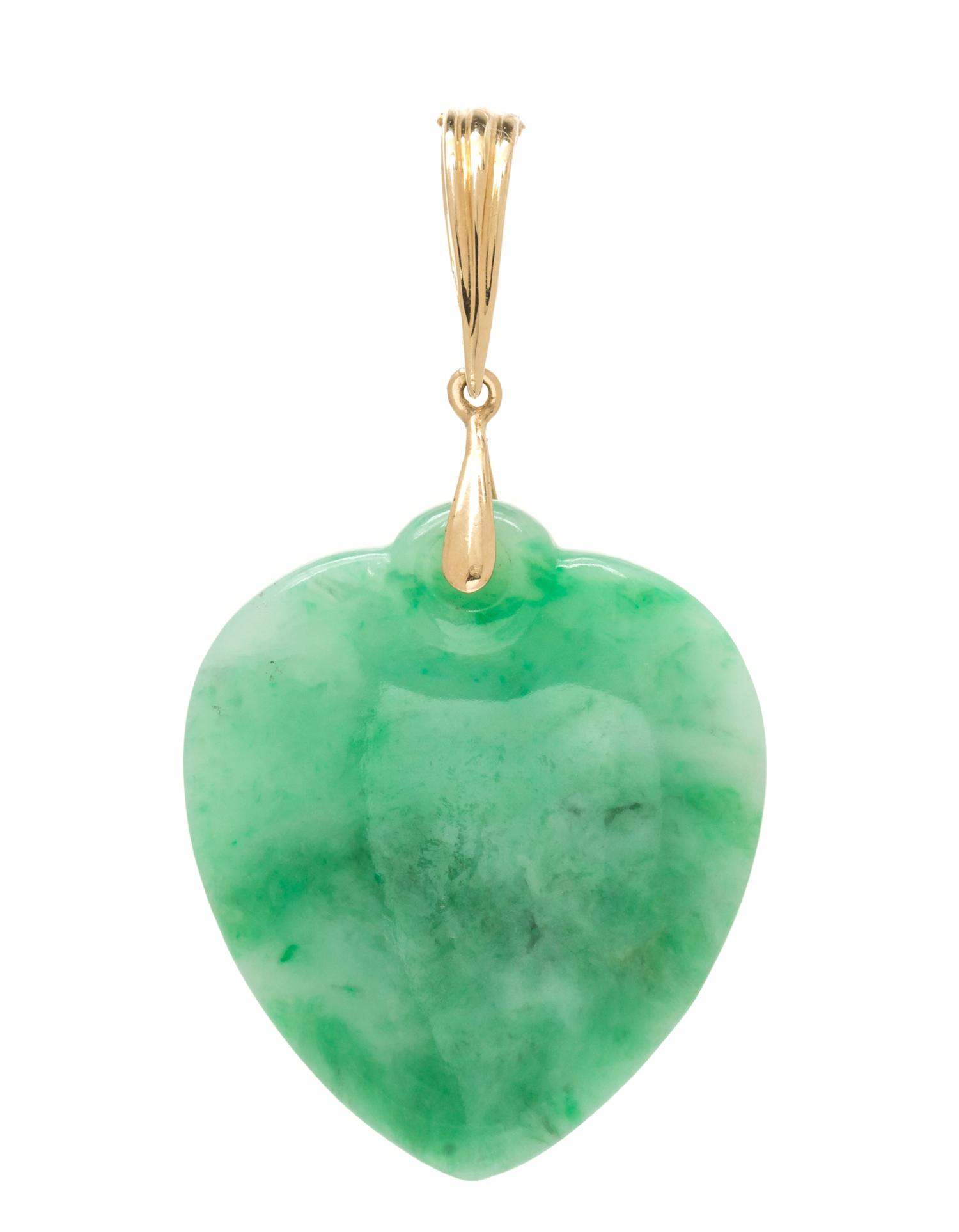 A 14 Karat Yellow Gold and Jadeite Jade Heart Pendant, 6.80 dwts.