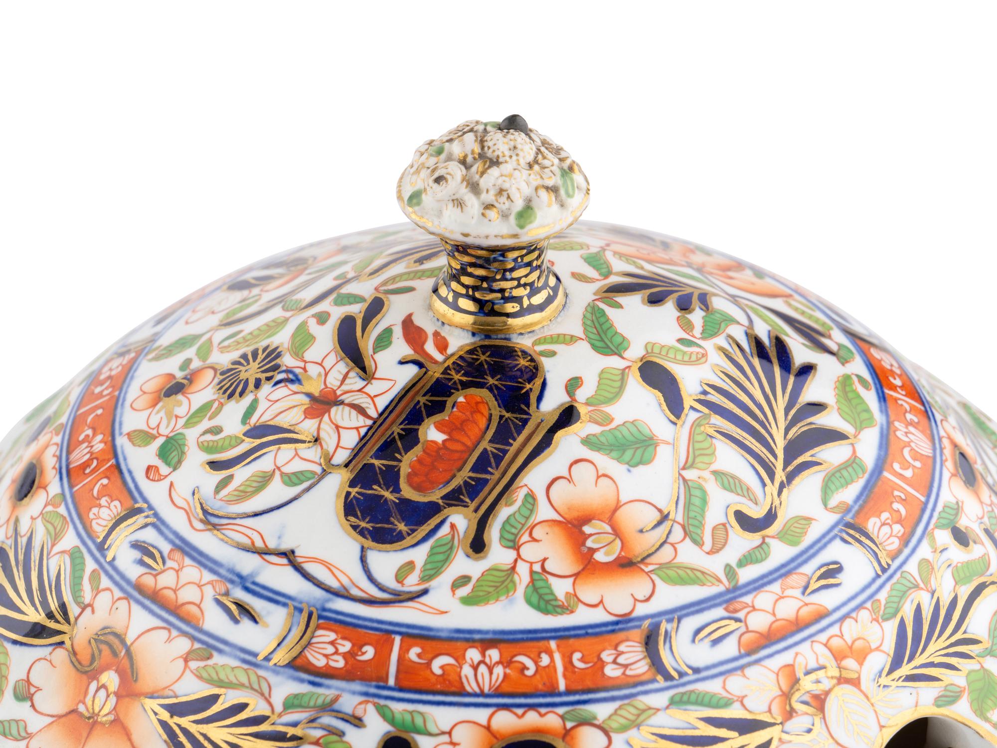 An English Porcelain Soup Tureen