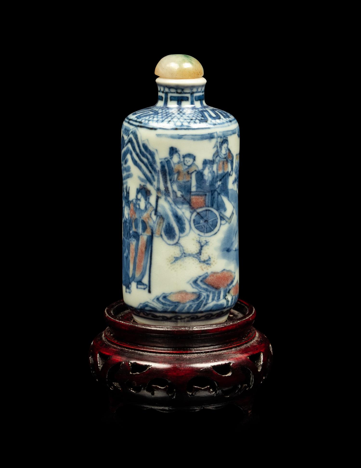 A Chinese Copper Red and Underglaze Blue Porcelain Snuff Bottle